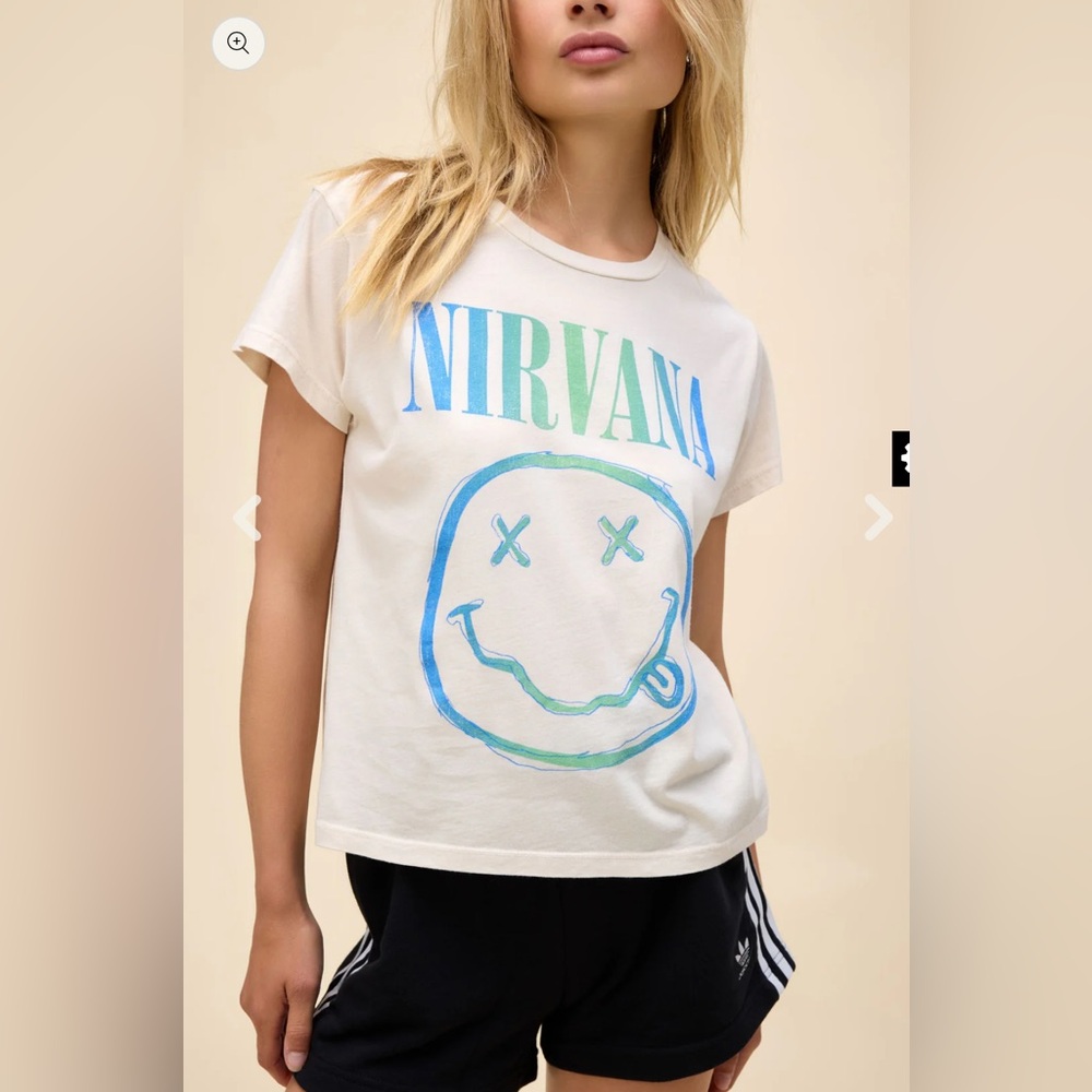 Daydreamer Nirvana Gradient Smiley Solo Tee